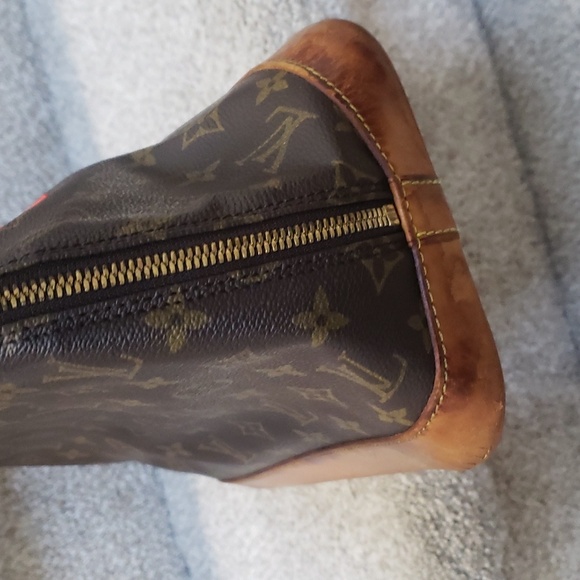 Louis Vuitton Monogram Alma Authentic - Picture 3 of 11